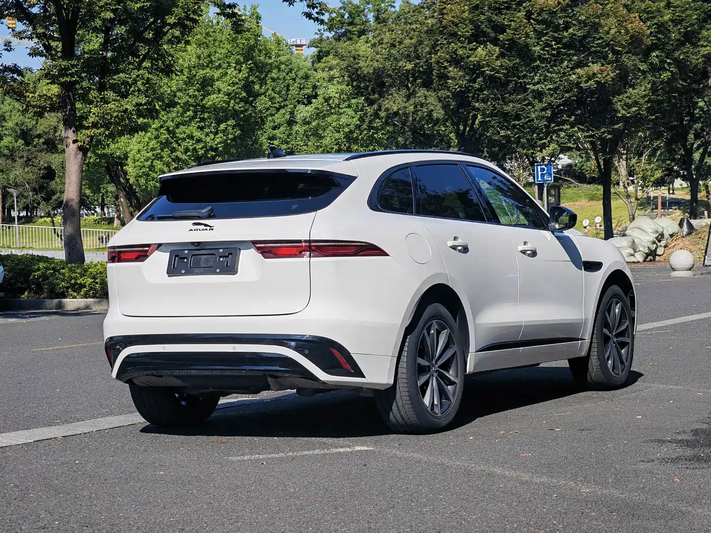 Jaguar F-PACE 2024 2024 P250 R-Dynamic SE