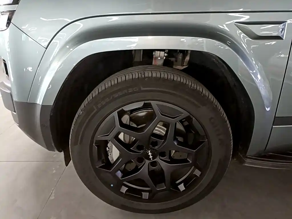 Fang Cheng Bao Titanium 7 2026 2025 AWD Base Model