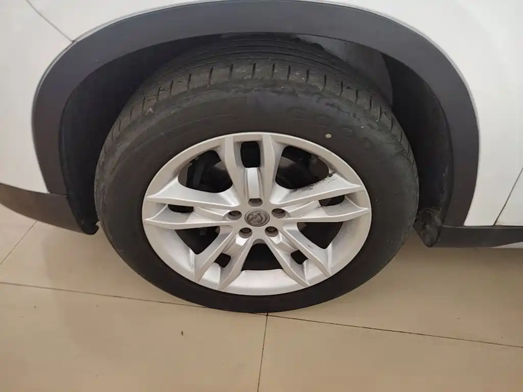 Photo 23 - Zhonghua V5