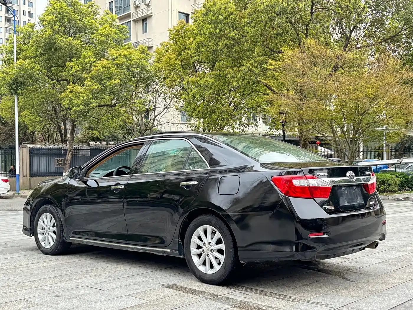 Toyota Camry 2012 2.0G Luxury Edition фото 11