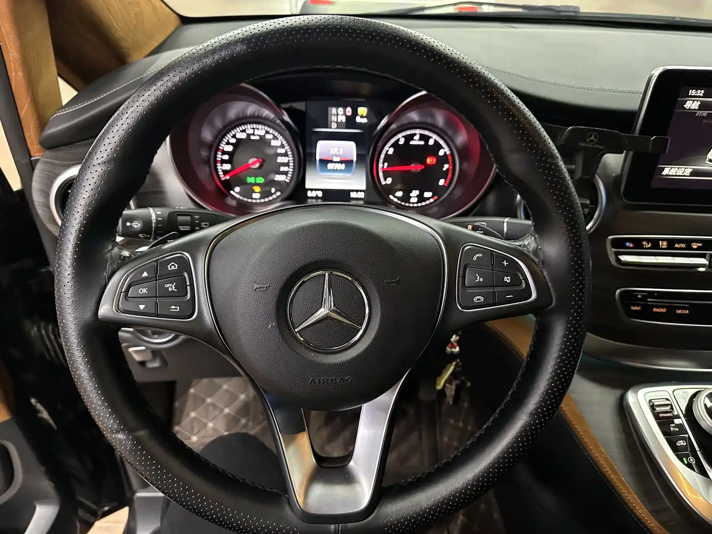 Mercedes-Benz V-Class 2018 V 260 L Premium Long Version China V фото 13