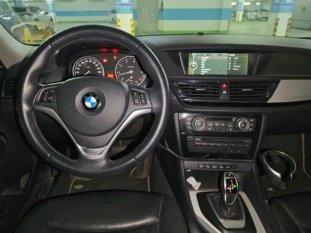 BMW X1 2015 xDrive20i Fashion фото 6