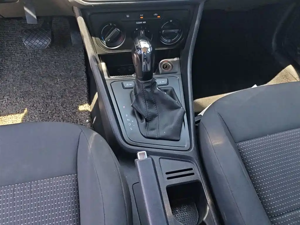 Volkswagen Lavida 2017 1.6L Automatic Trend Edition фото 14