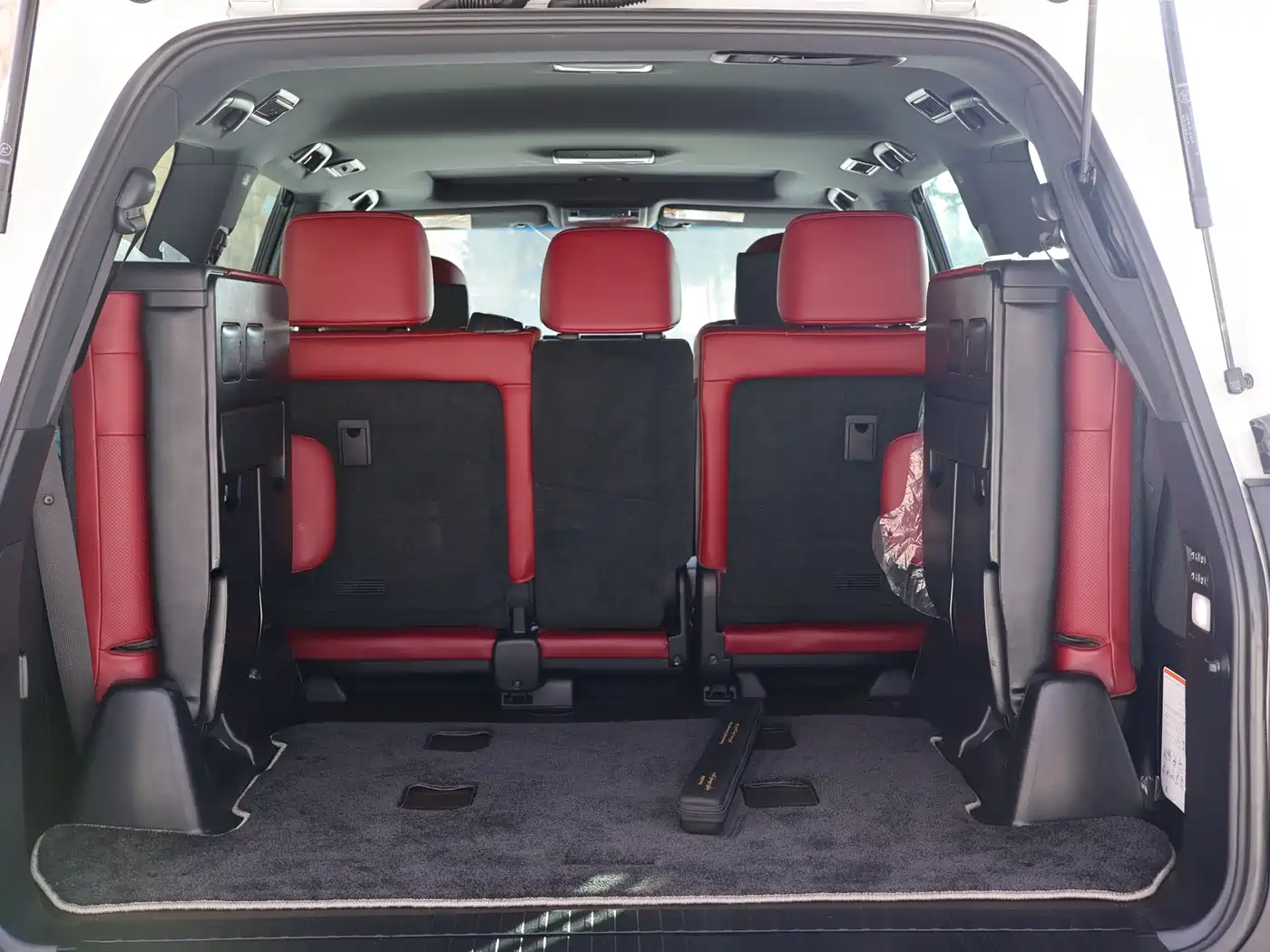 Lexus LX 2019 570 Peak Special Edition фото 23
