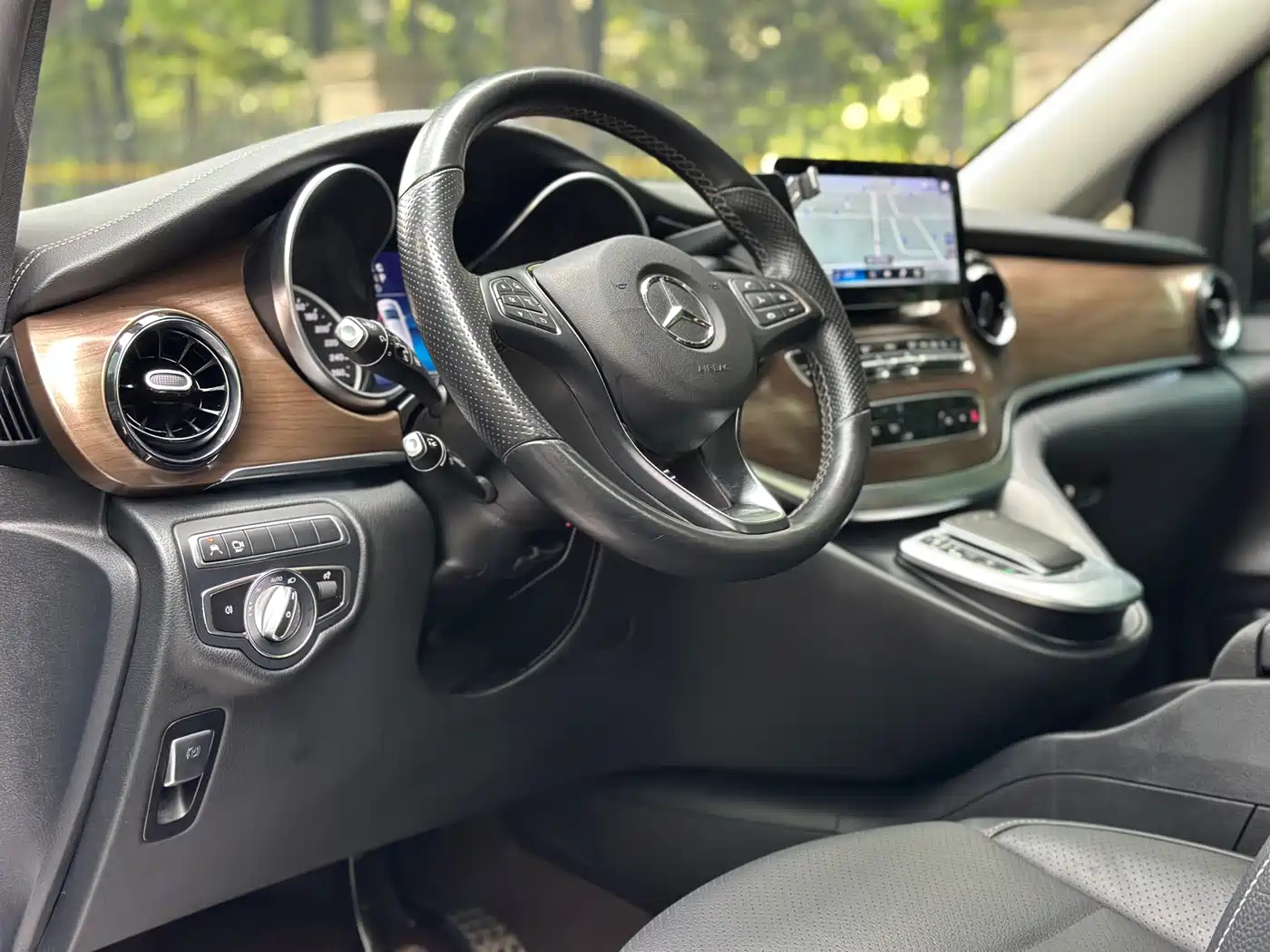 MERCEDES-BENZ V CLASS