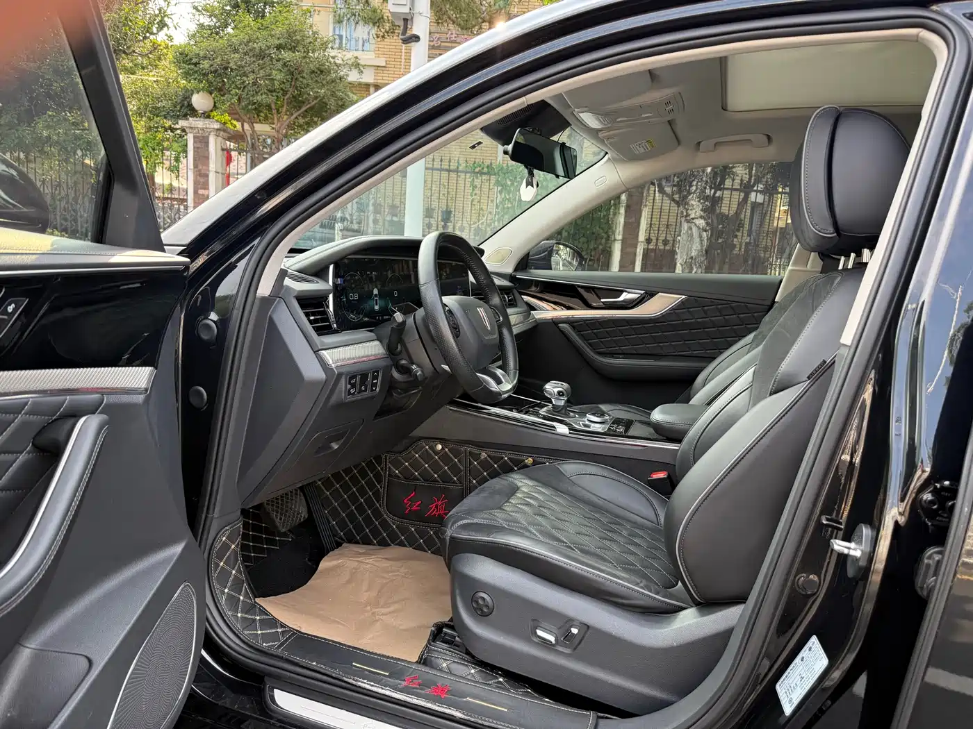 Hongqi HS5 2019 2.0T Smart Connect Enjoy Edition фото 4
