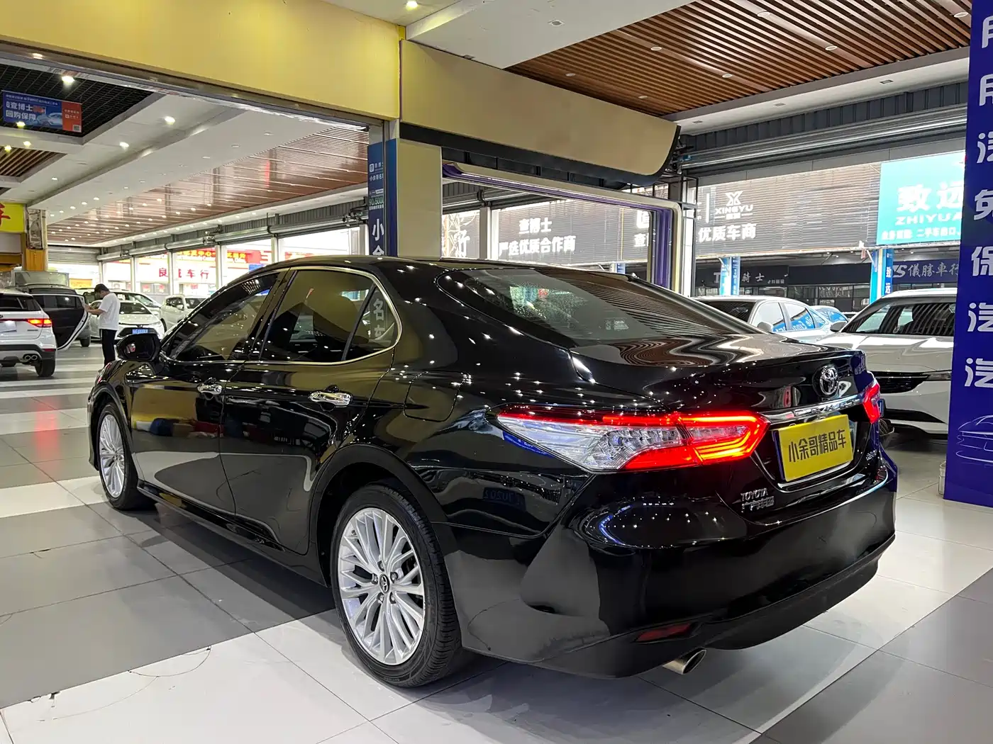 Toyota Camry 2018 2.5G Luxury Edition фото 5