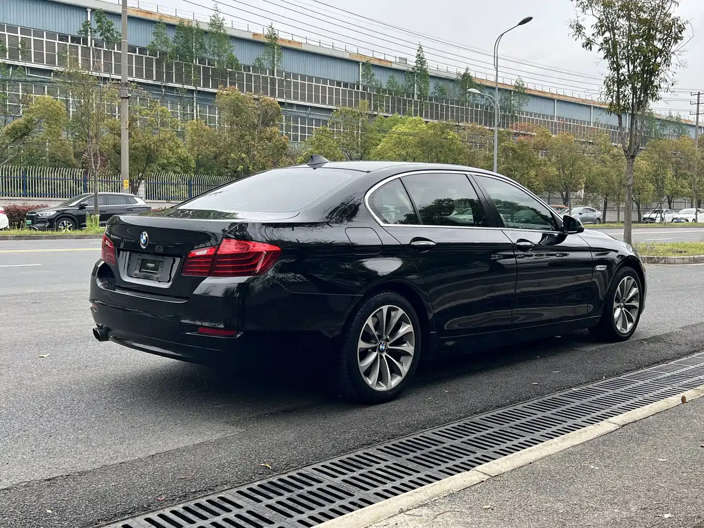 BMW 5 Series 2017 525Li Leading Edition фото 9