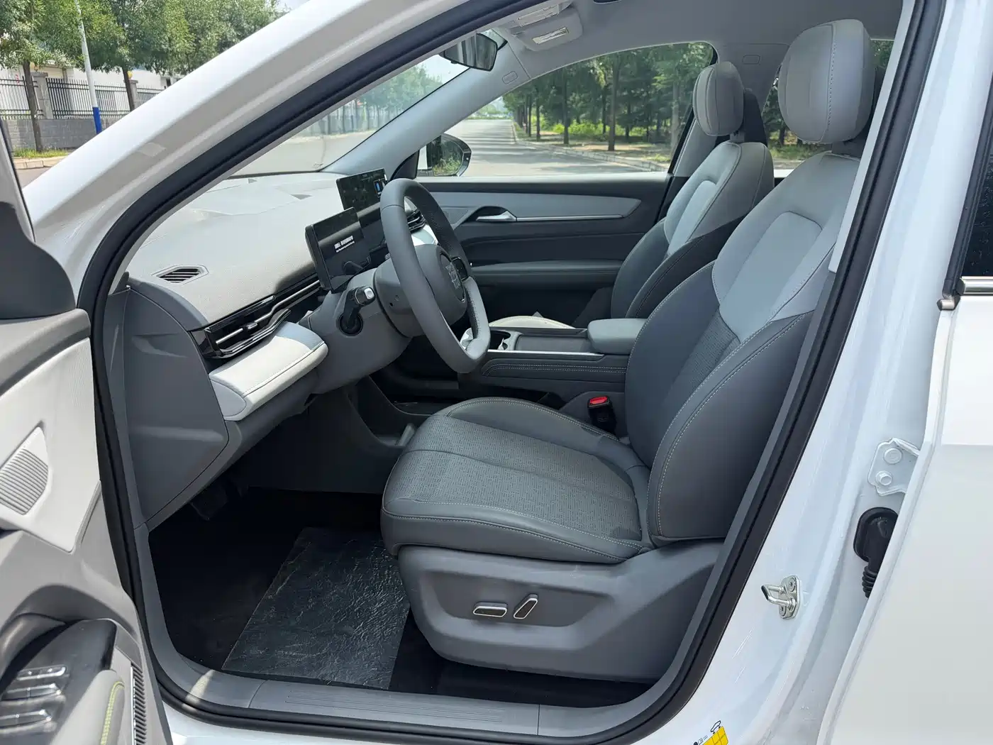 Besturn Yueyi 03 2026 2025 Model 445km Delight Edition