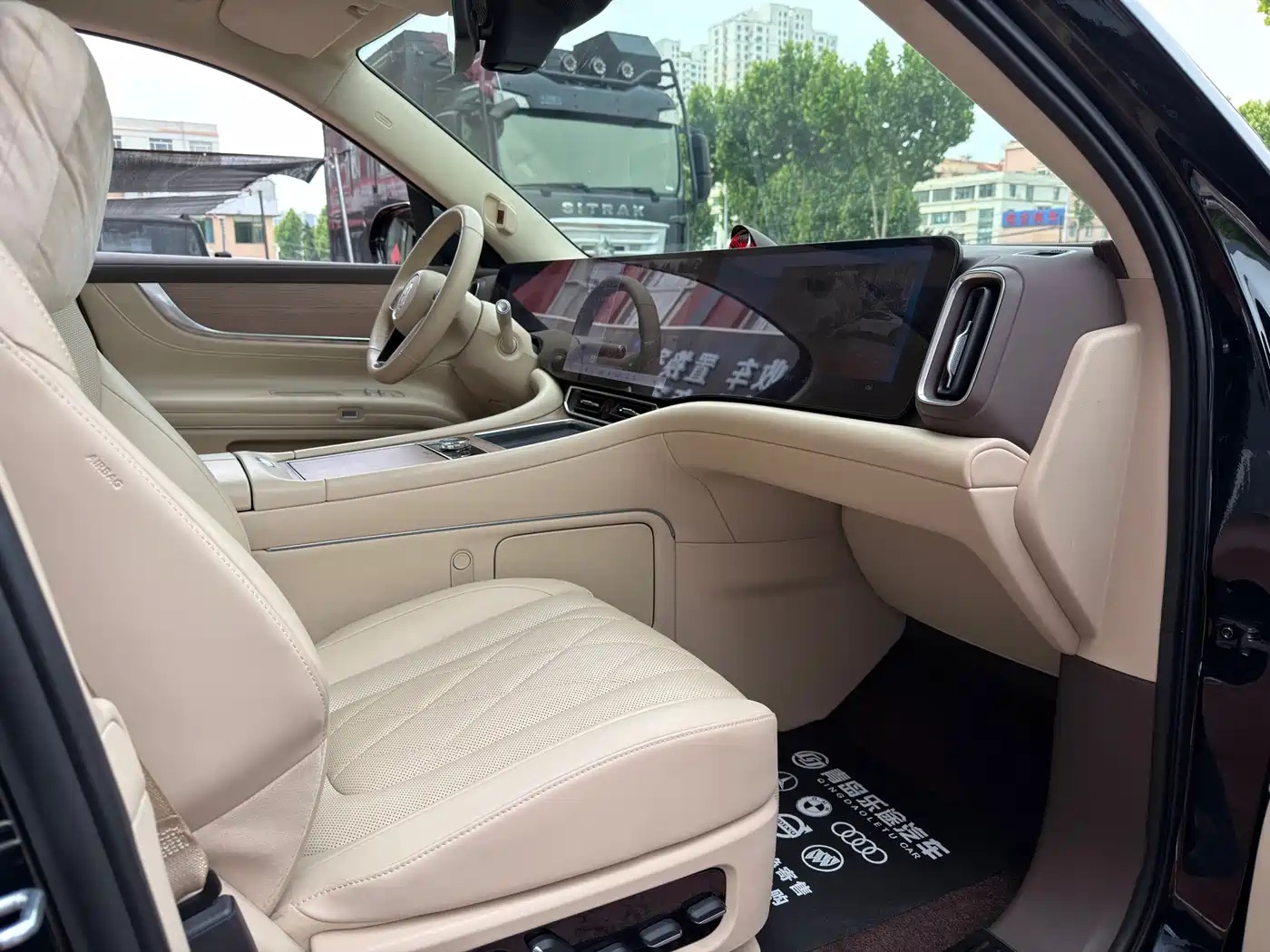 AITO Wenjie AITO M9 2024 Range Extender Max Edition 42kWh 6-seater фото 13