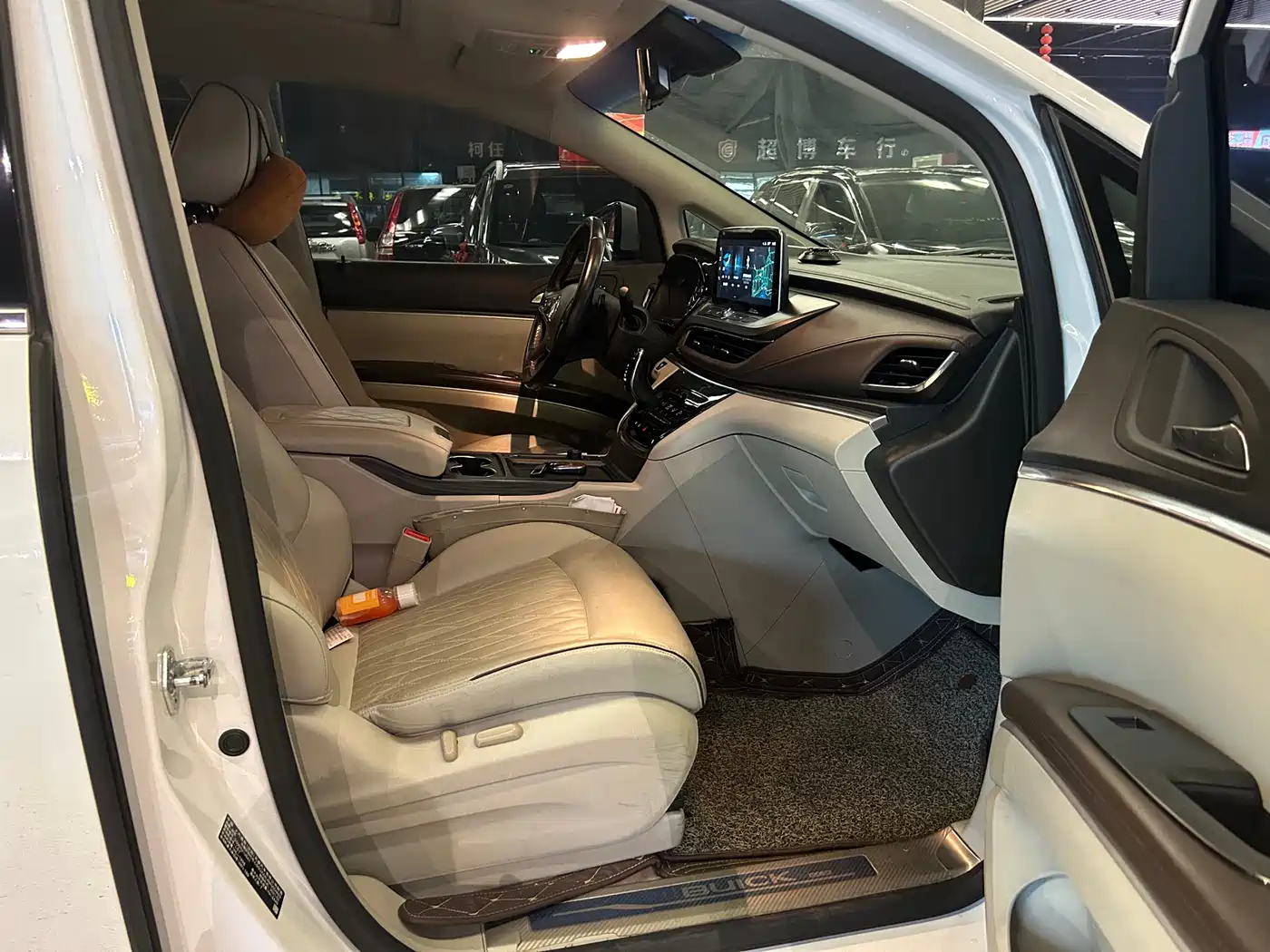 Buick GL8 2021 Land Business Class 652T Luxury фото 7