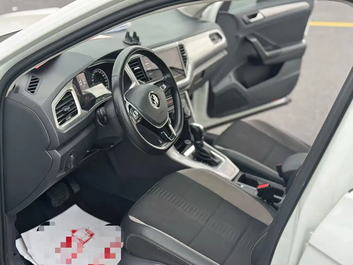 Photo 9 - Volkswagen T-ROC