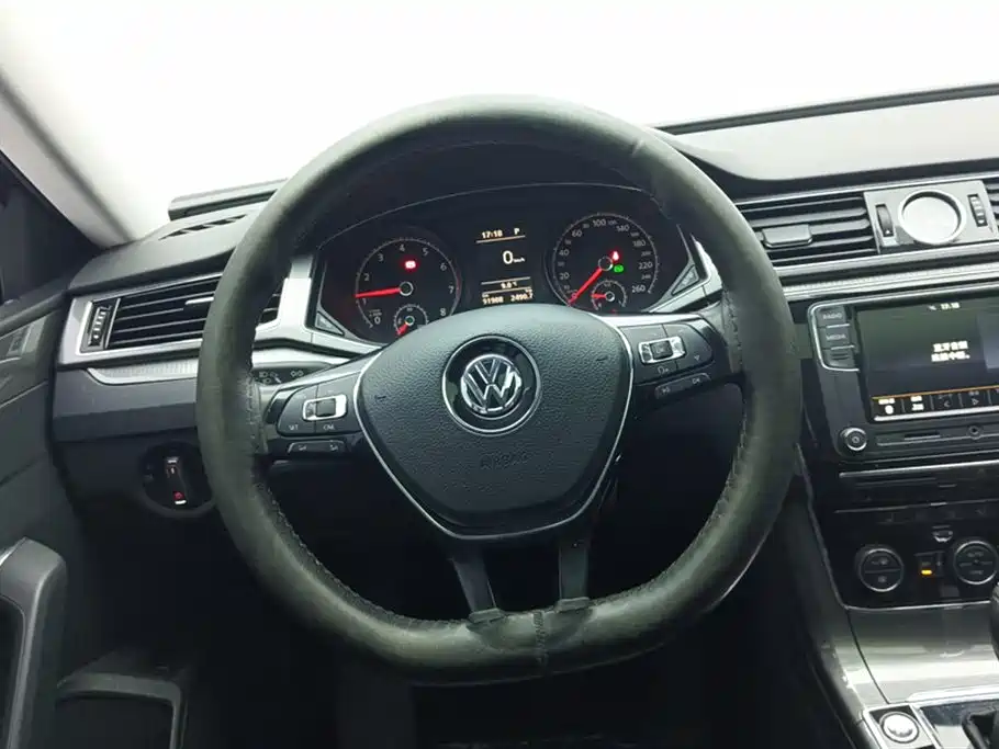 Volkswagen Passat 2017 330TSI DSG Prestige фото 15