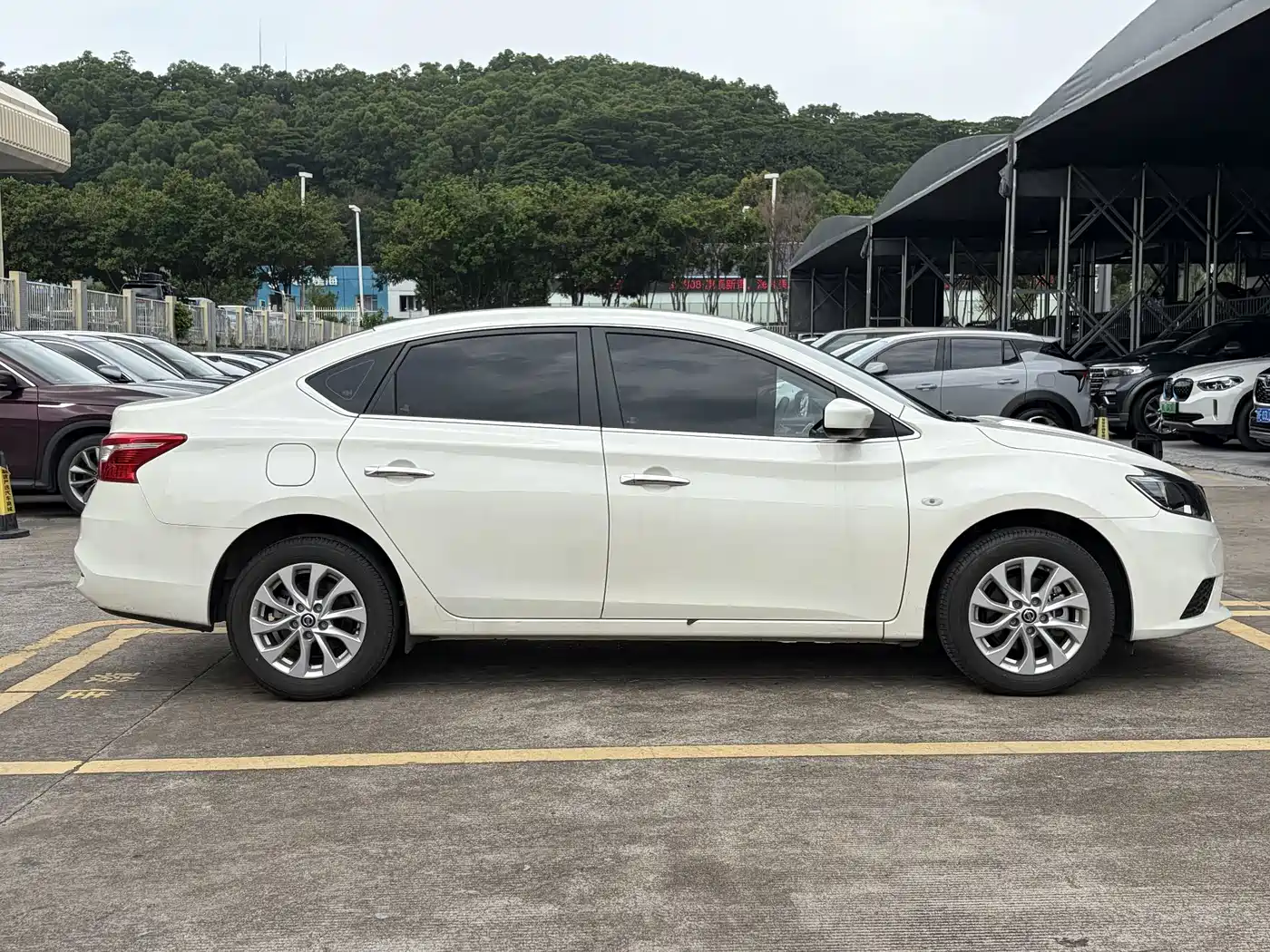 Nissan Sylphy 2025 2024 Facelift III Classic 1.6XE CVT Comfort Edition