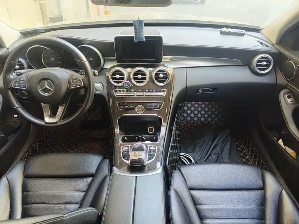 Фото 12 - Mercedes-Benz C-Class