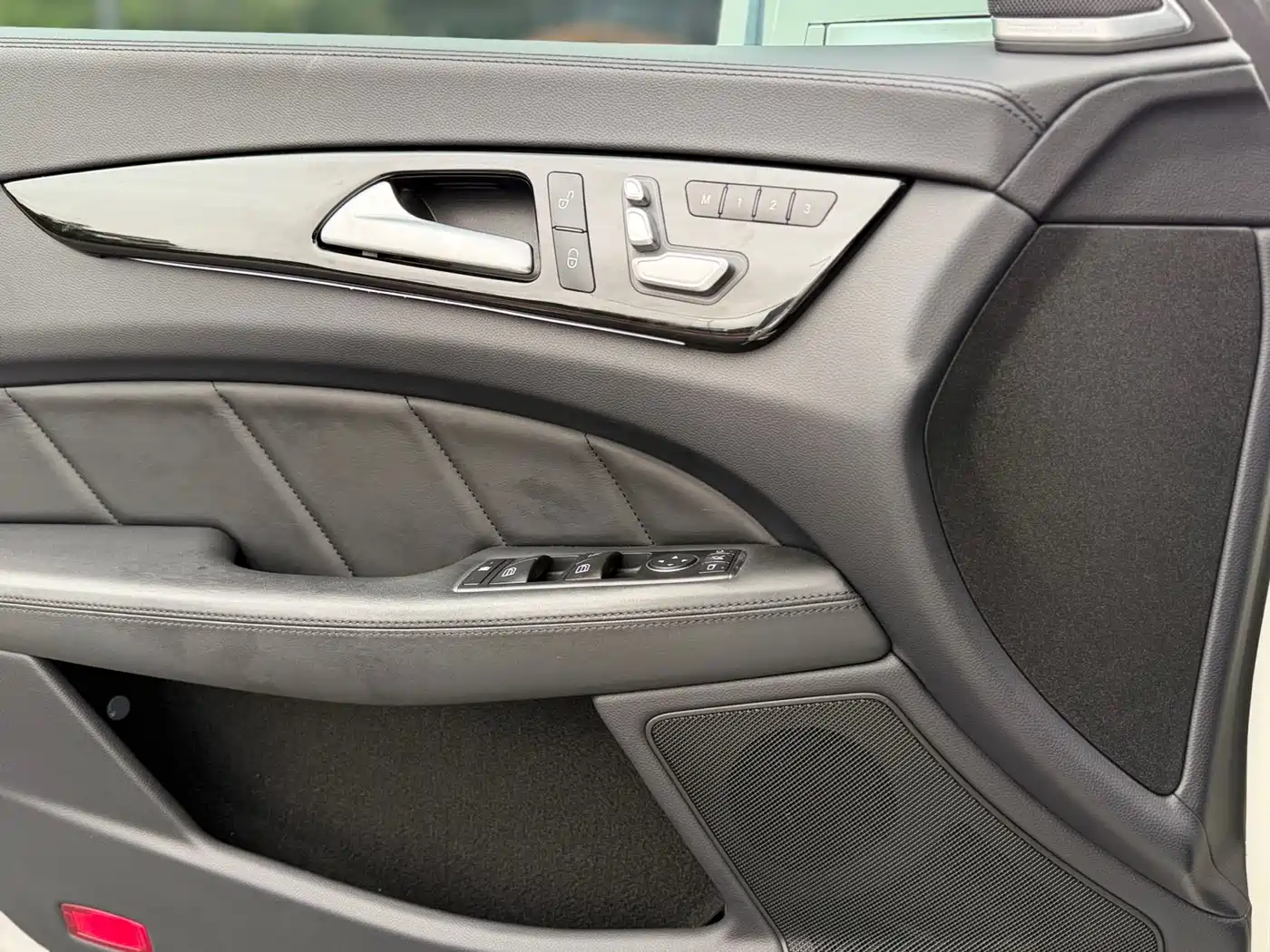 Mercedes-Benz CLS AMG 2015 AMG CLS 63 4MATIC фото 9