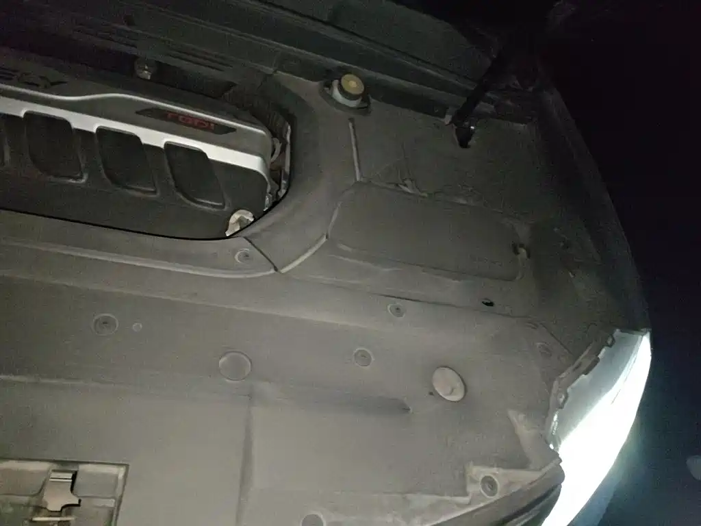 Фото 20 - Geely Atlas