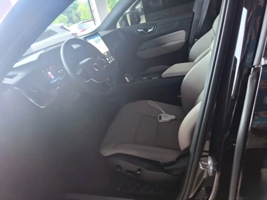 Volvo XC60 2025 2026 Model B5 AWD Smart Elite Luxury