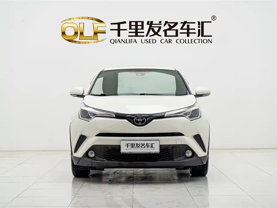 Toyota C-HR 2020 Model 2.0L Leading фото 2