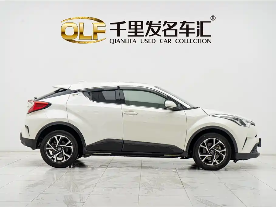 Toyota C-HR 2020 Model 2.0L Leading фото 8