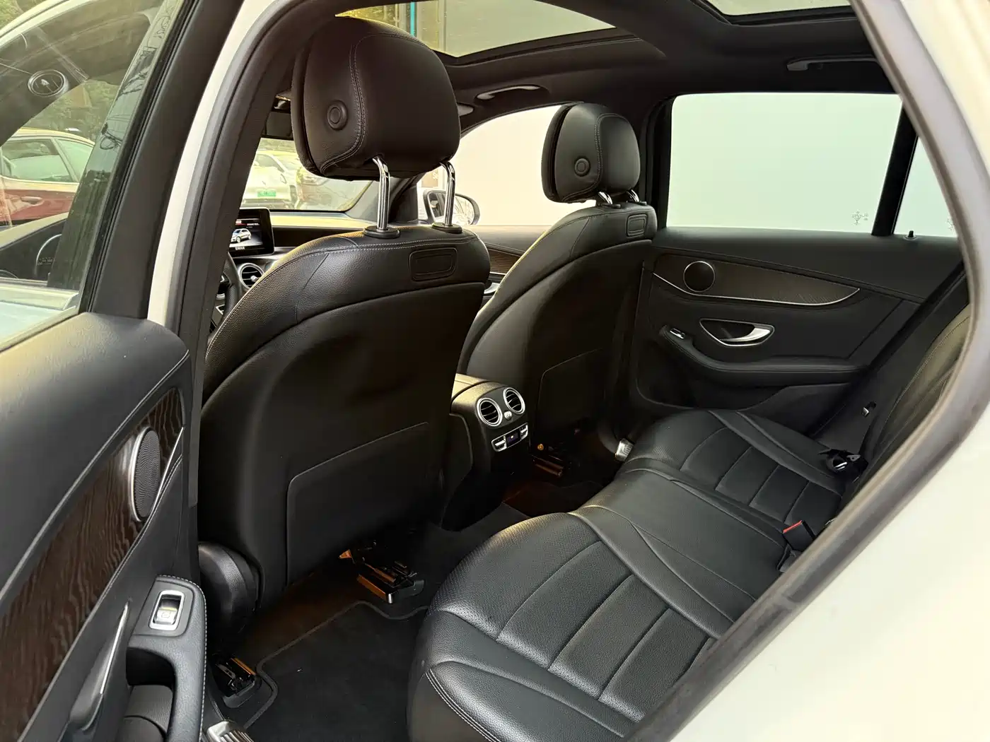Mercedes-Benz GLC 2016 GLC 300 4MATIC Dynamic фото 10