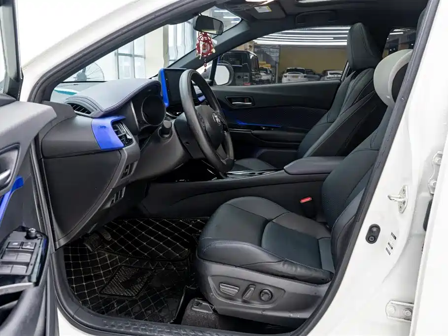 Toyota C-HR 2020 Model 2.0L Leading фото 18