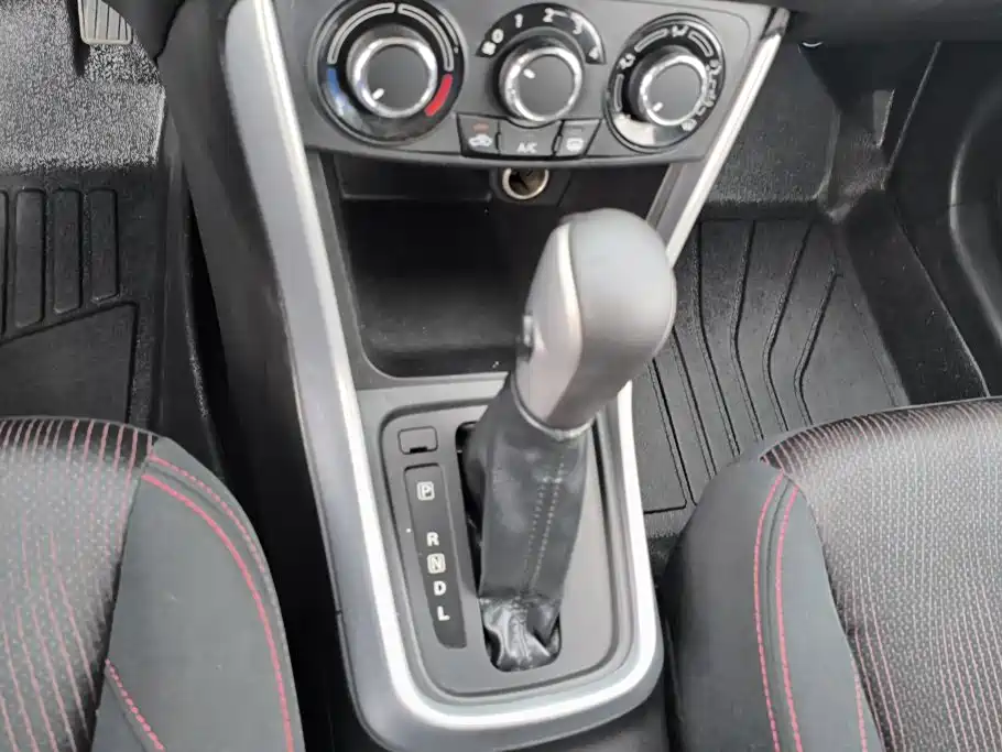 Suzuki SX4 S-Cross 2015 2015 1.6L CVT 2WD Progressive