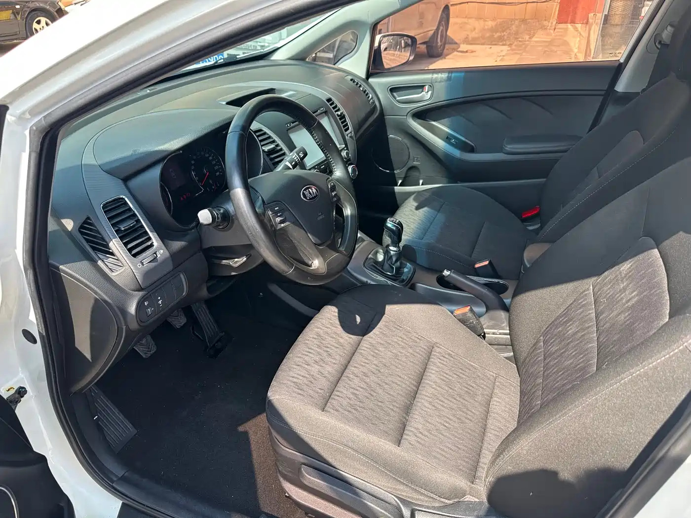 Kia K3 2015 1.6L Manual GLS фото 4