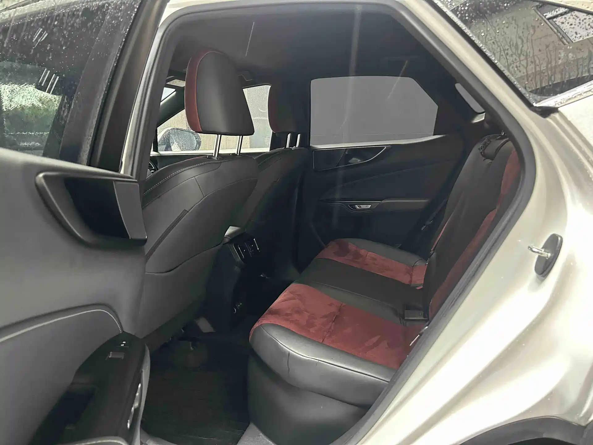 Фото 4 - Lexus NX
