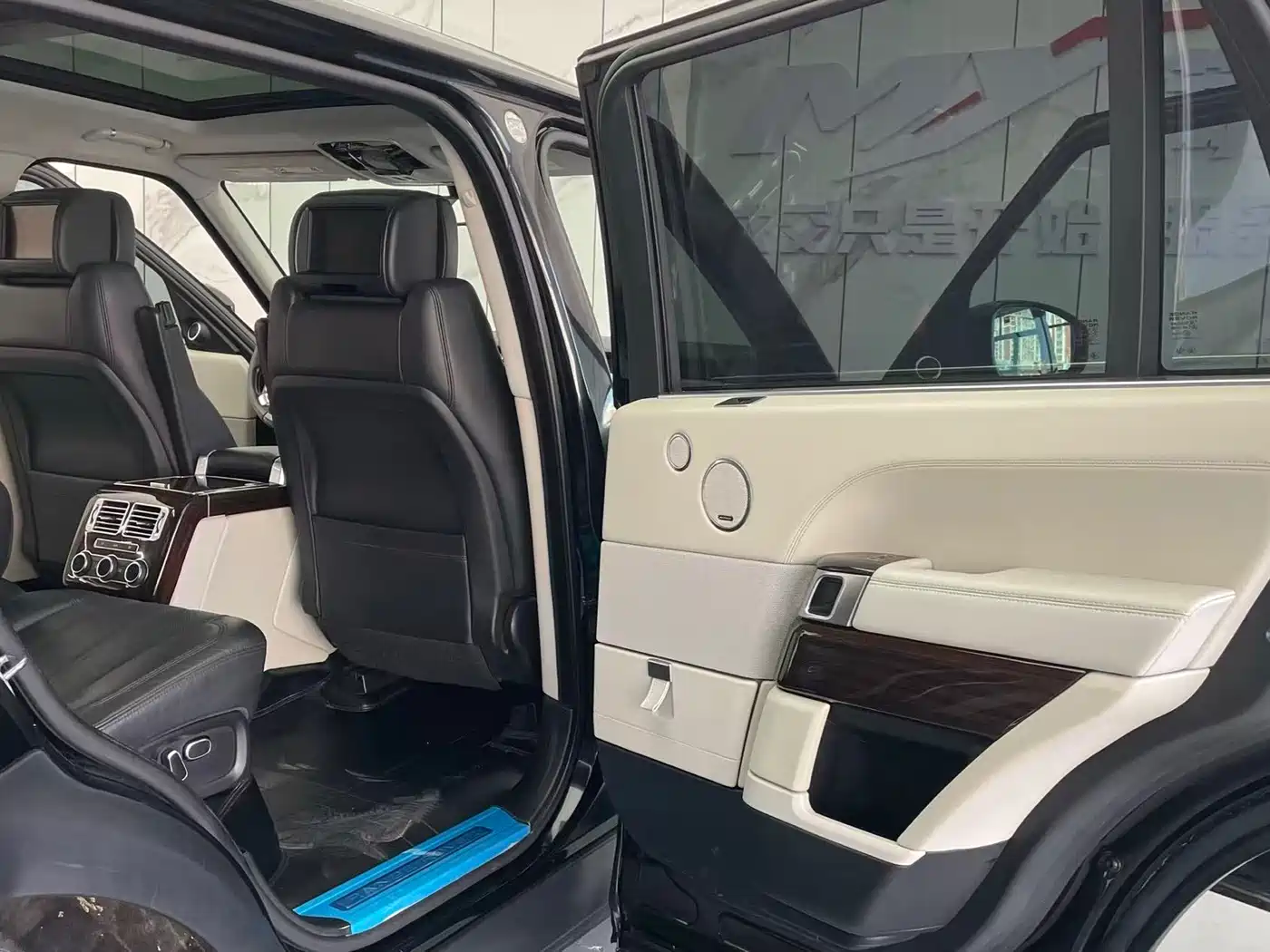 Land Rover Range Rover 2015 5.0 SC V8 AB Prestigious Genesis Extended Edition фото 14