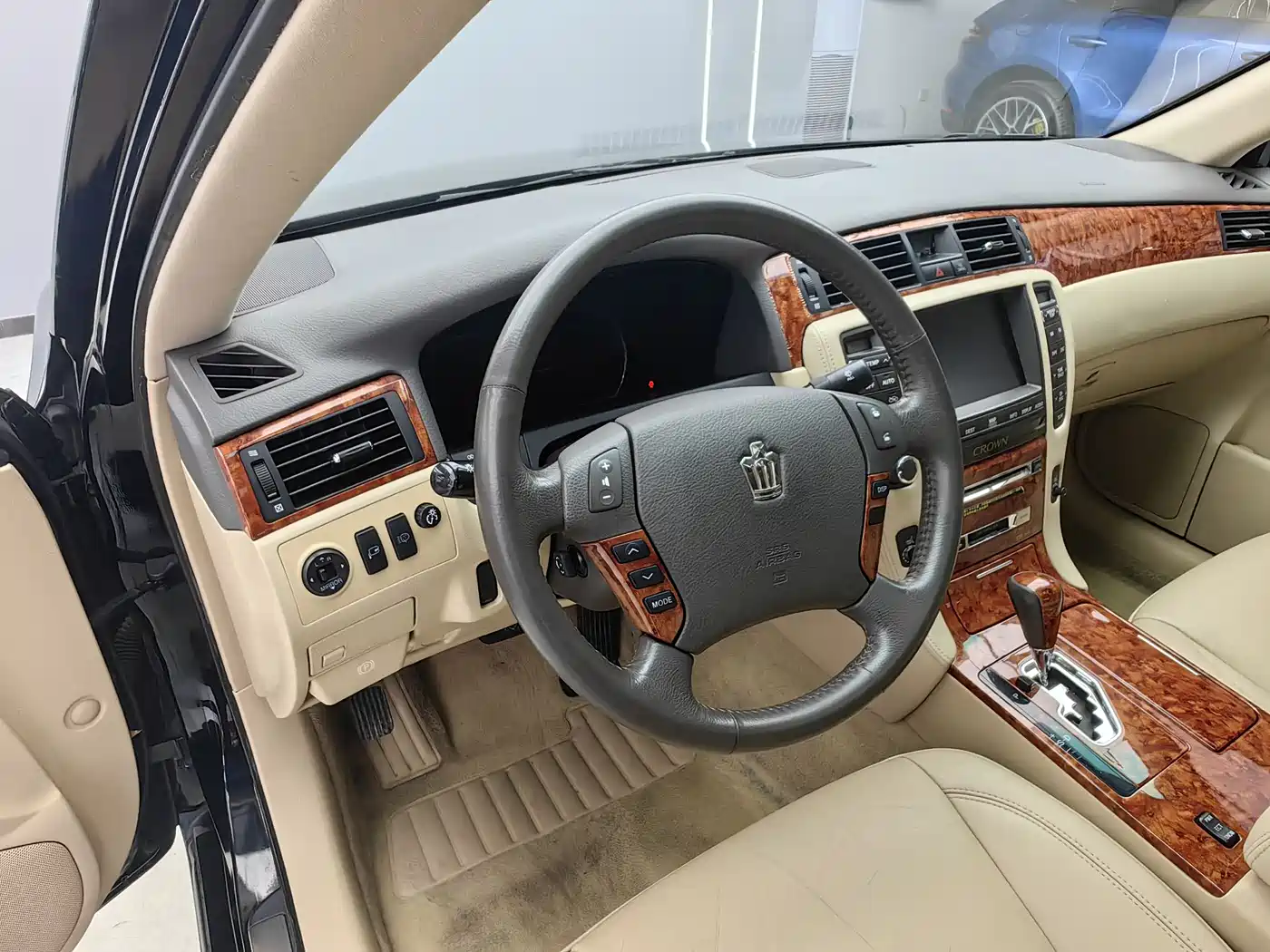 Toyota Crown 2005 Model 3.0L Royal фото 6