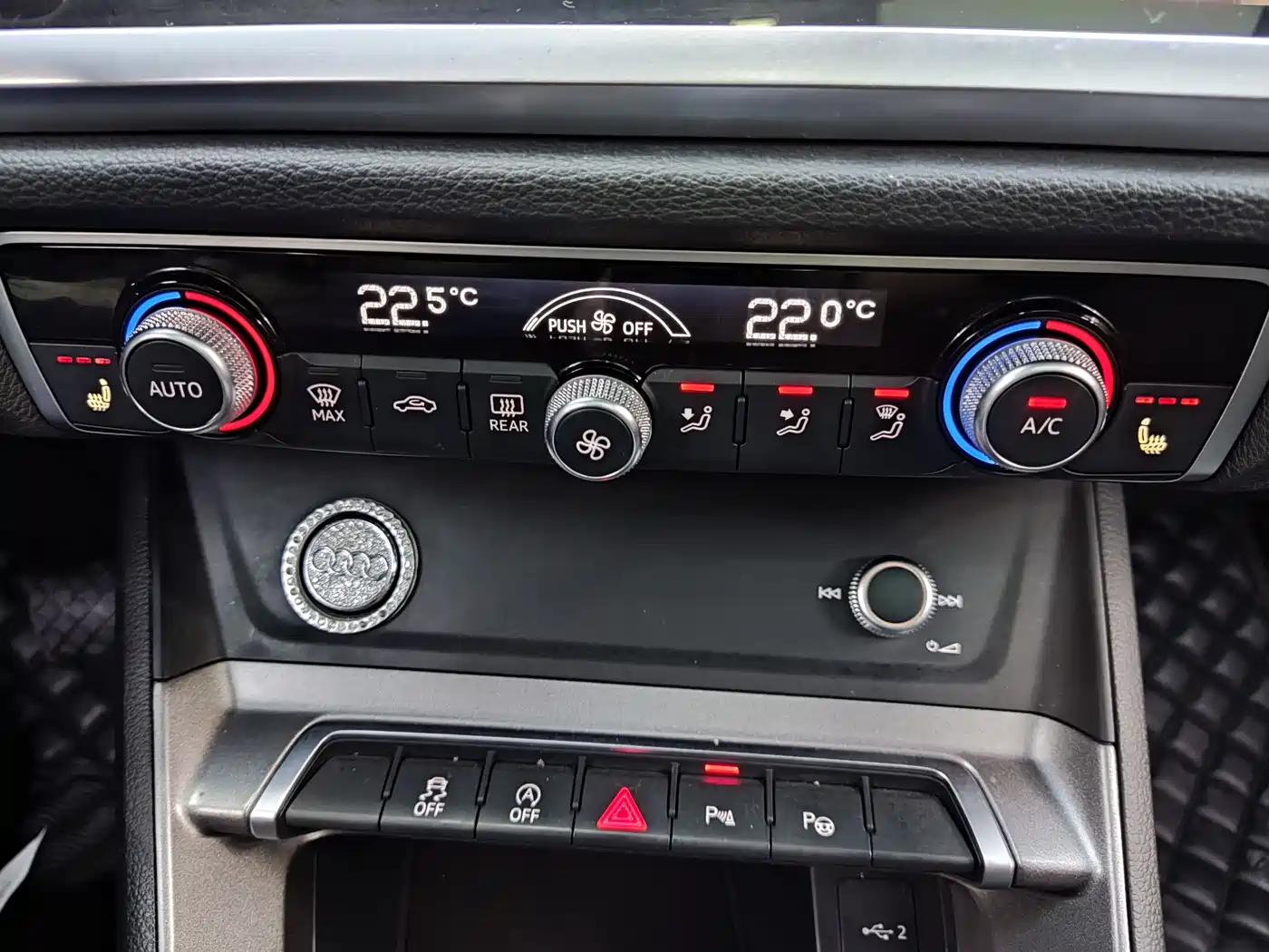 Audi Q3 2023 35 TFSI Fashion Dynamic (1.4T) фото 17