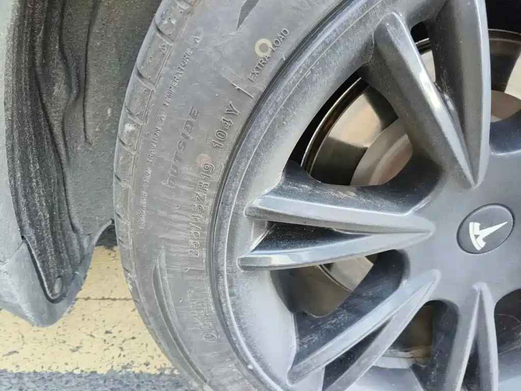 Photo 7 - Tesla Model Y