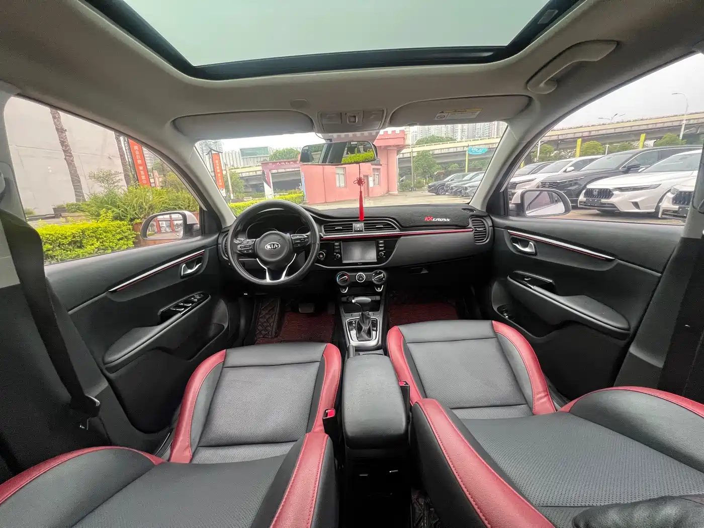 Kia KX CROSS 2018 1.6L Automatic Smart Sunroof Edition фото 9