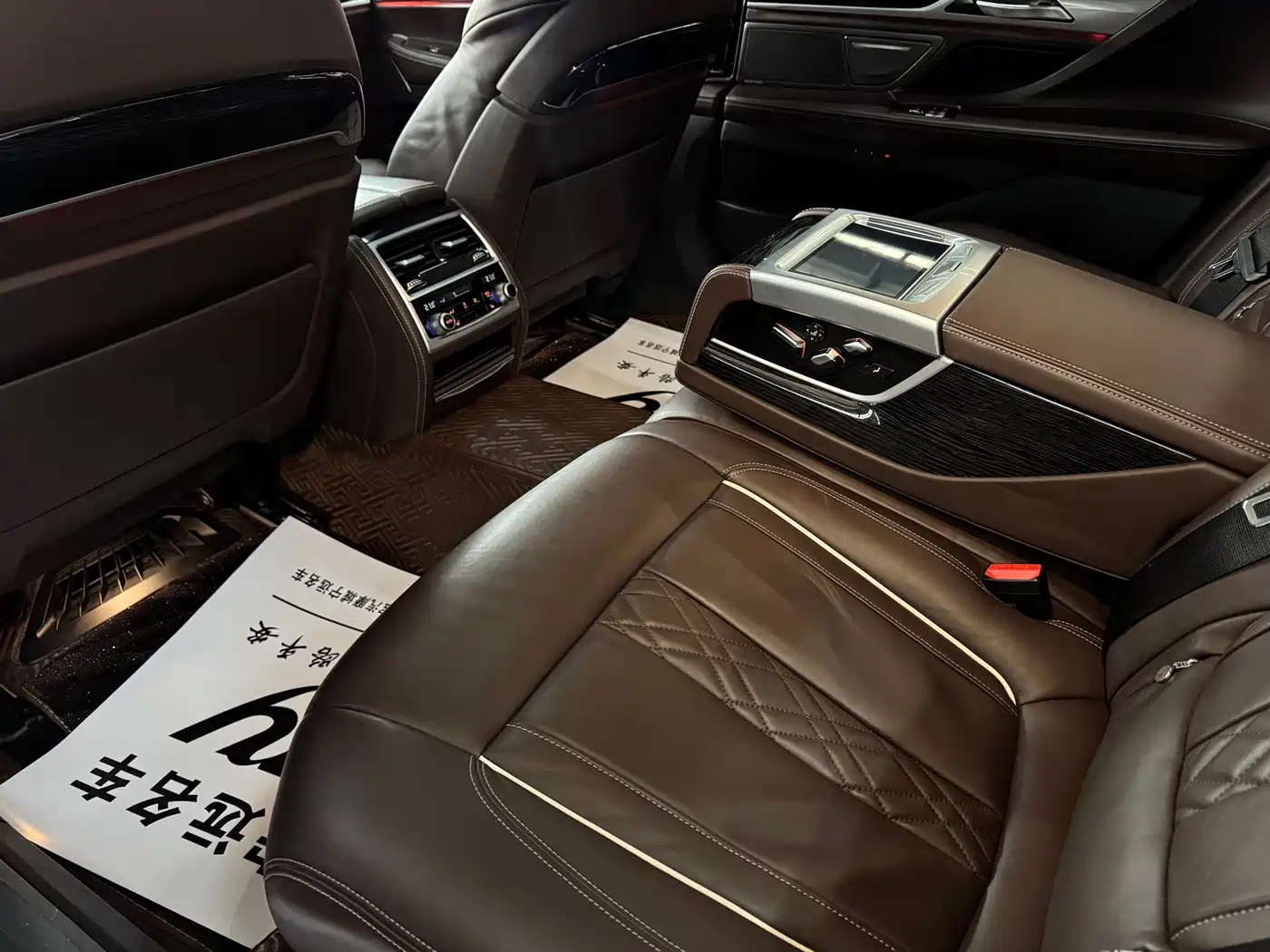 BMW 7 Series 2019 740Li Leading M Sport Package фото 16