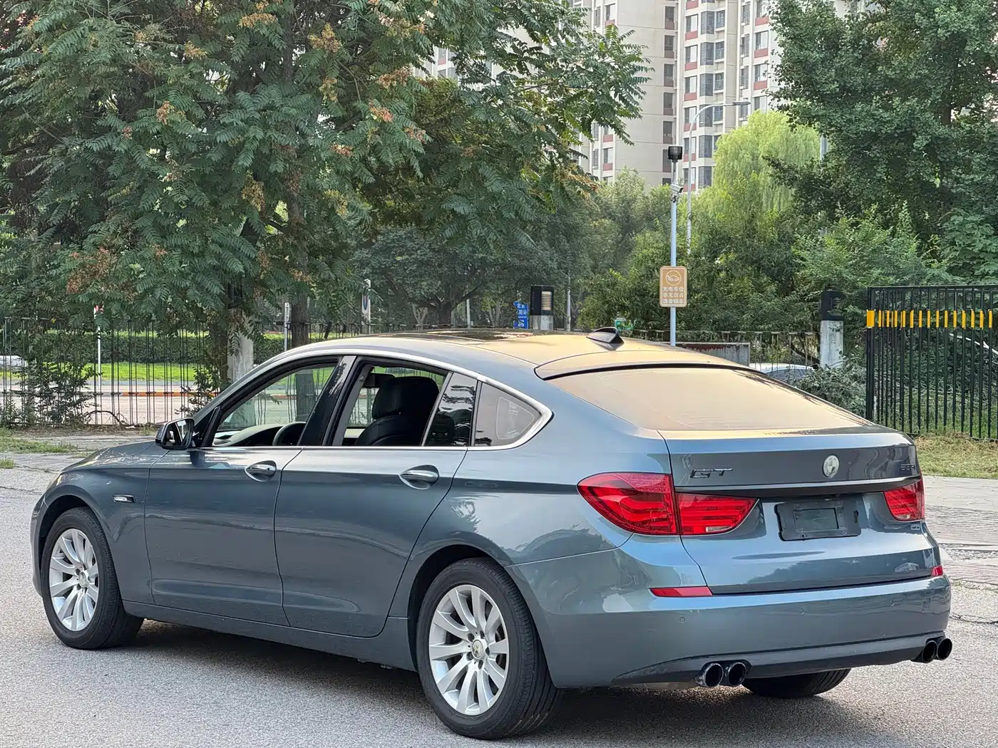 BMW 5 Series GT 2012 2011 535i Elegance
