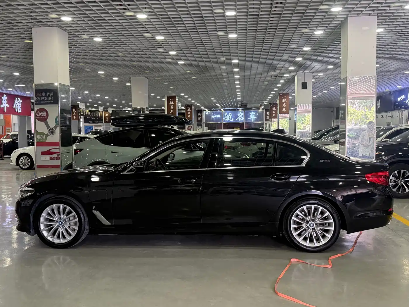 BMW 5 Series New Energy 2019 530Le Luxury Package фото 6