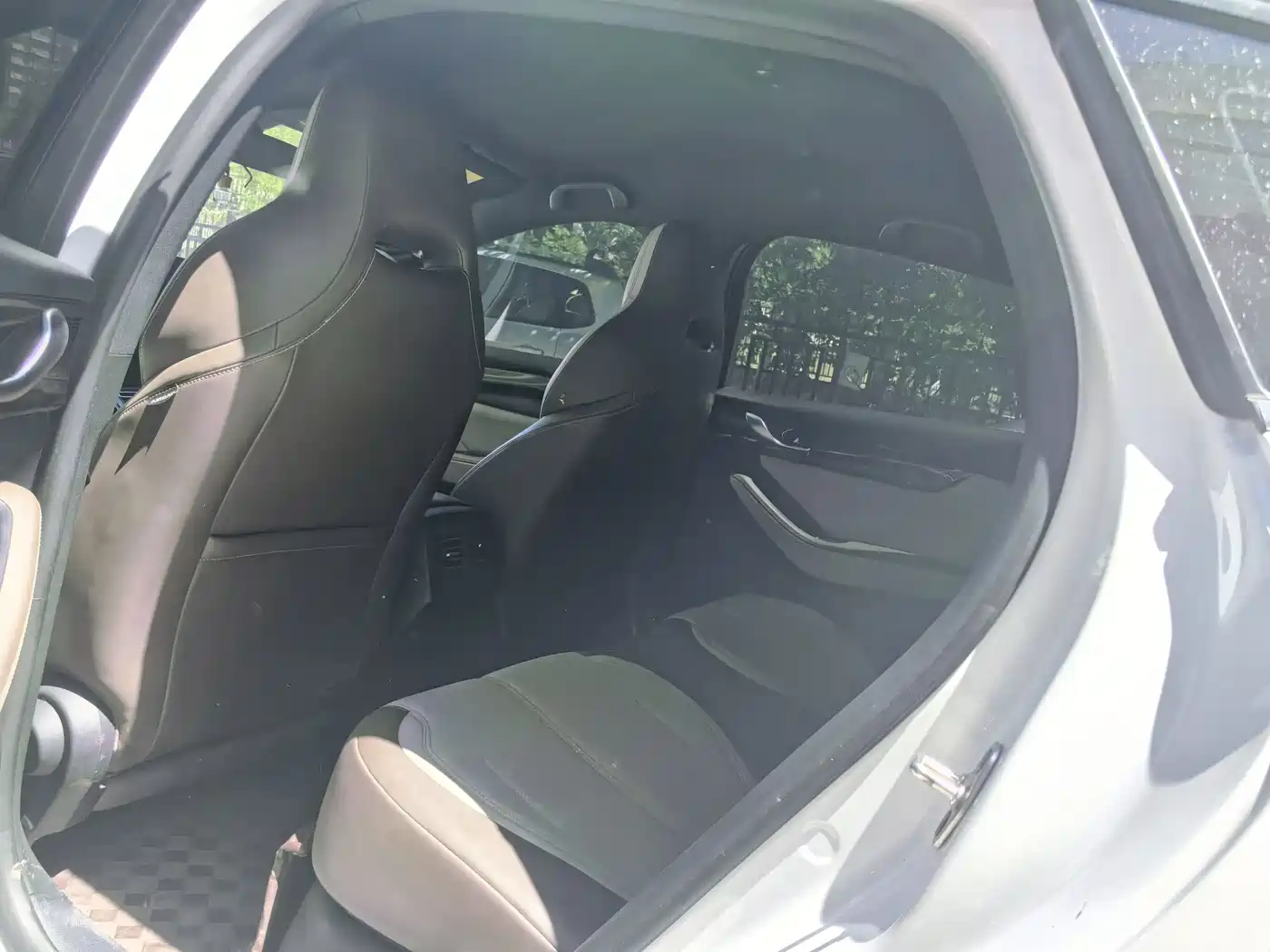 BYD Qin PLUS 2024 Glory Edition DM-i 55KM Leading фото 5