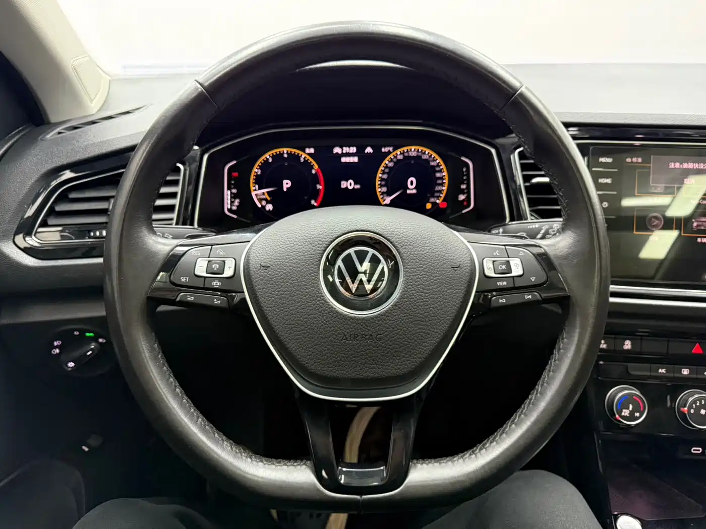 Volkswagen T-ROC 2021 280TSI DSG 2WD Comfort Smart Connect 30th Anniversary Edition фото 7