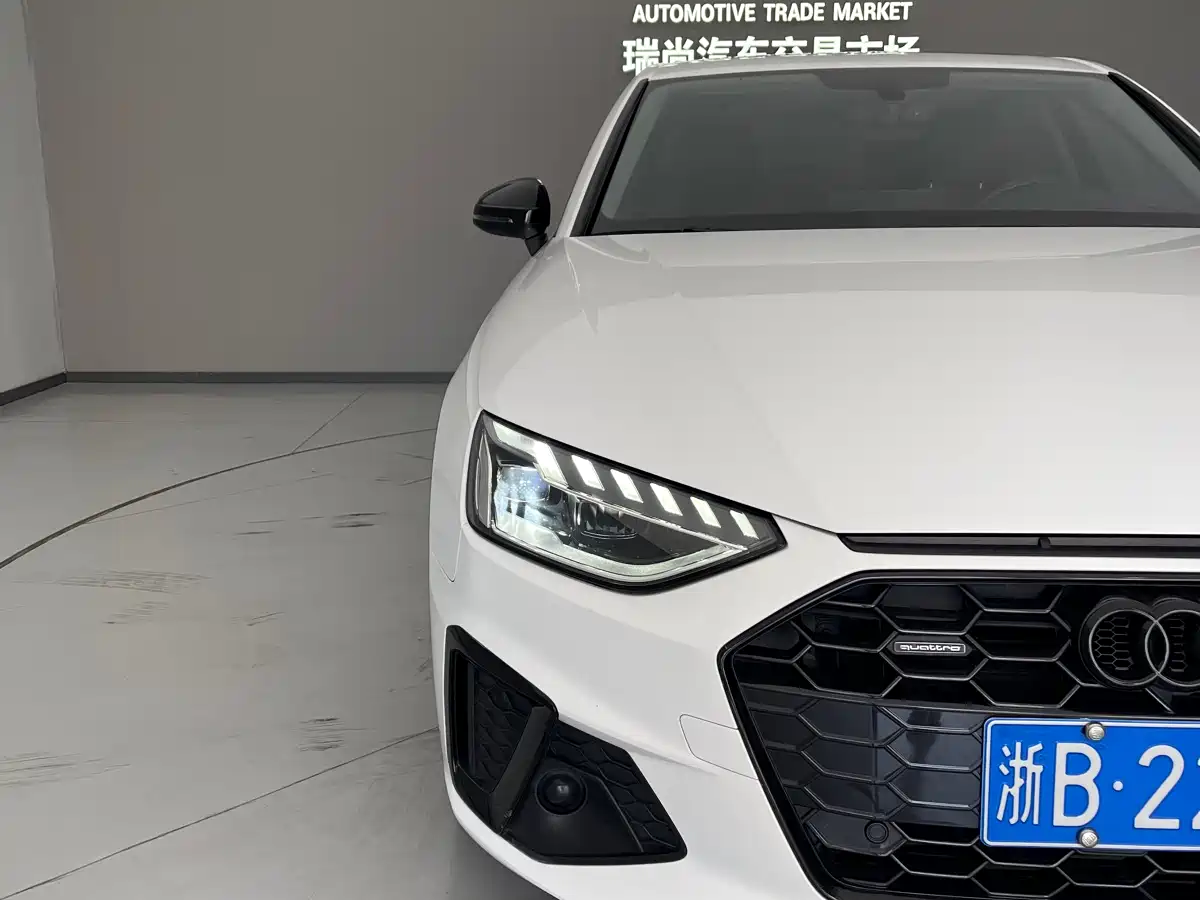 Audi A4L 2022 40 TFSI Luxury Dynamic фото 17