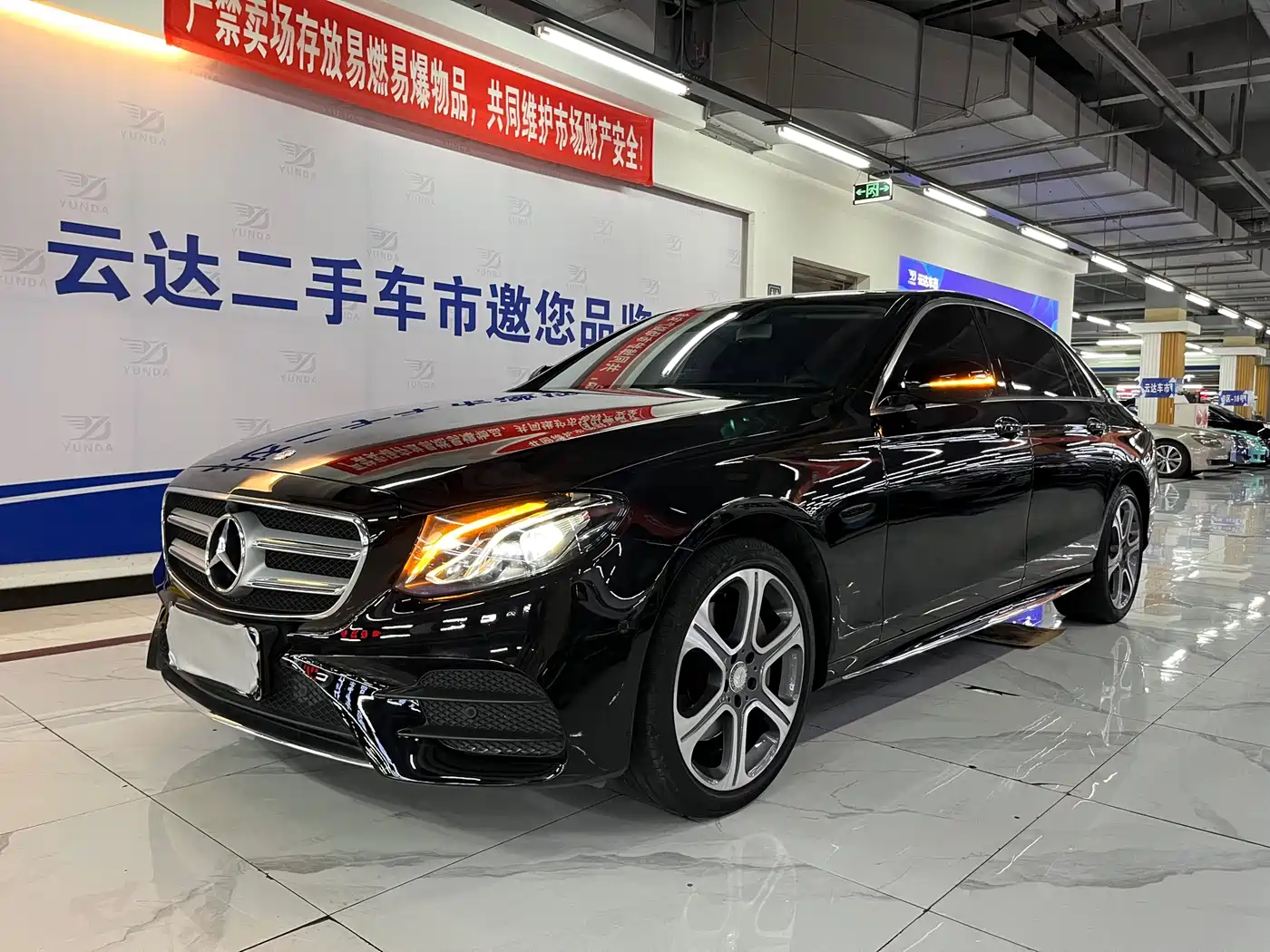 Mercedes-Benz E-Class 2017 E 300 L Sport Fashion фото 2