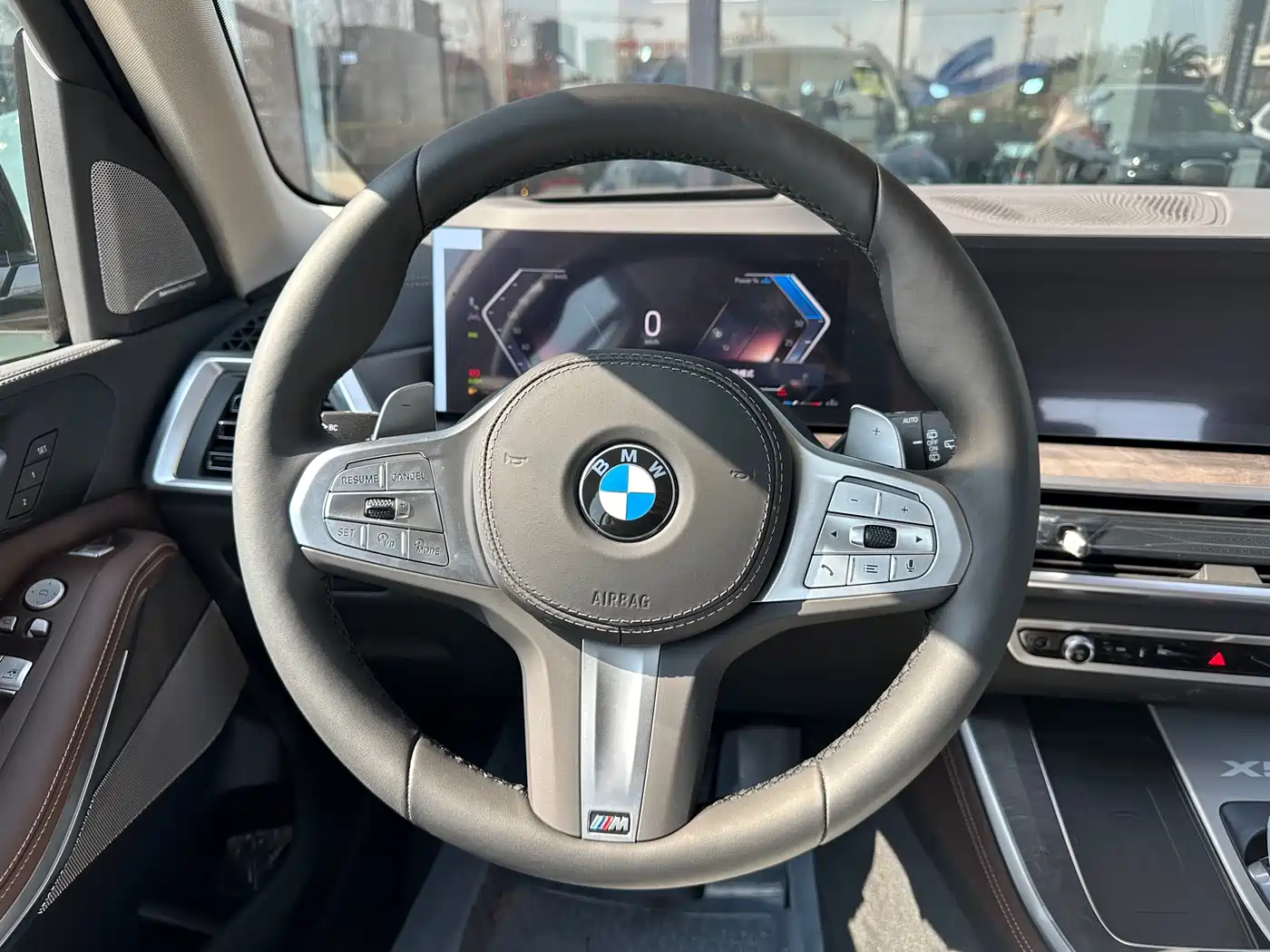 BMW X5 2025 Model xDrive 30Li Exclusive M Sport Blackout Package фото 9