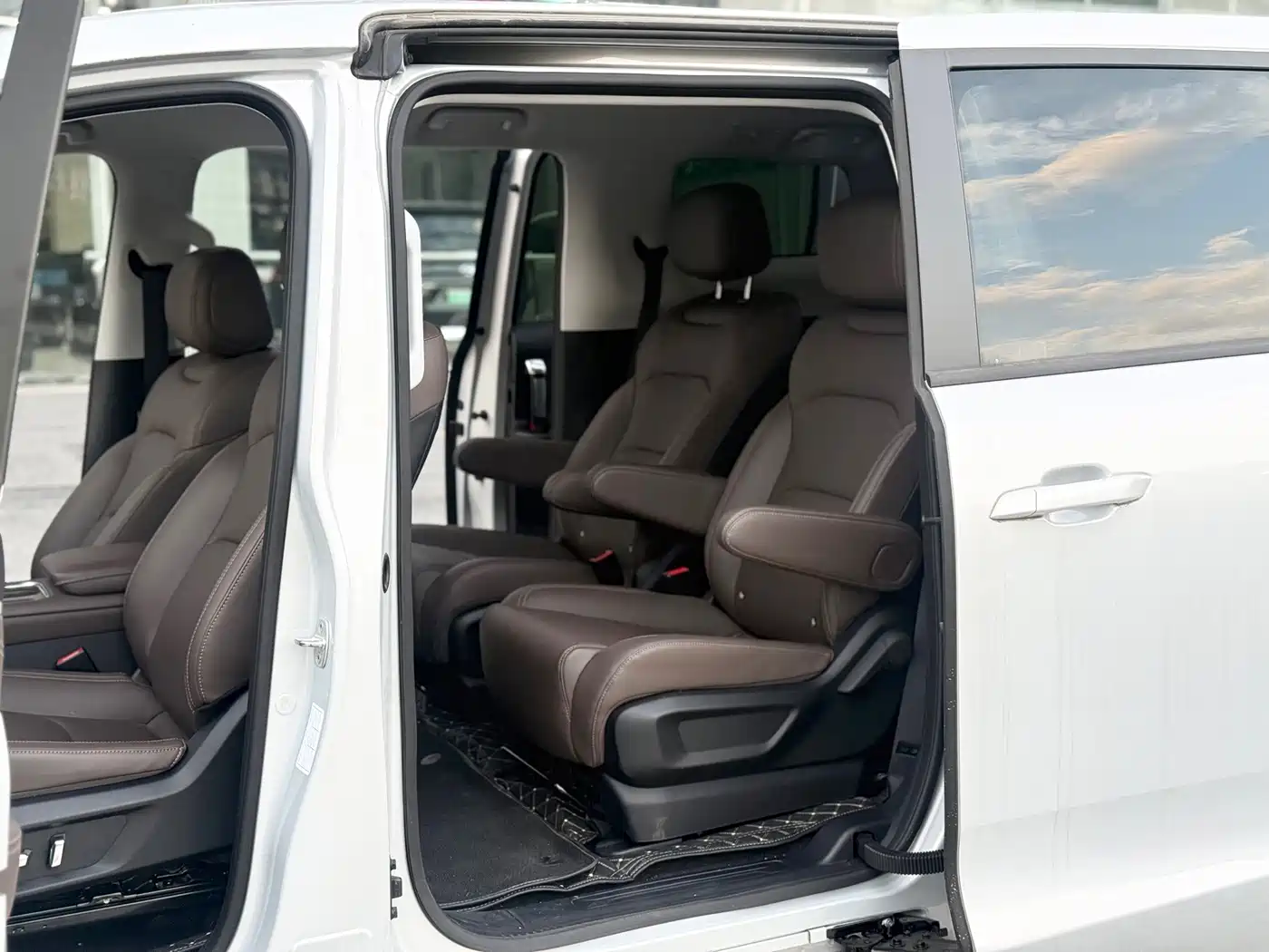 Photo 6 - Wuling Motors Xingguang 730