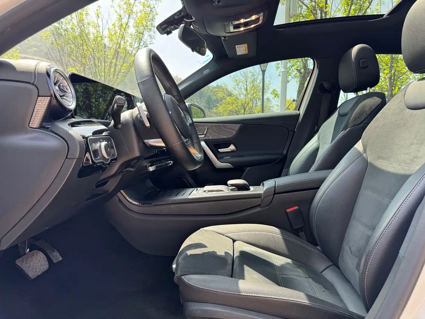 Mercedes-Benz A-Class 2022 Facelift III A 200 L Sport Sedan Fashion фото 4