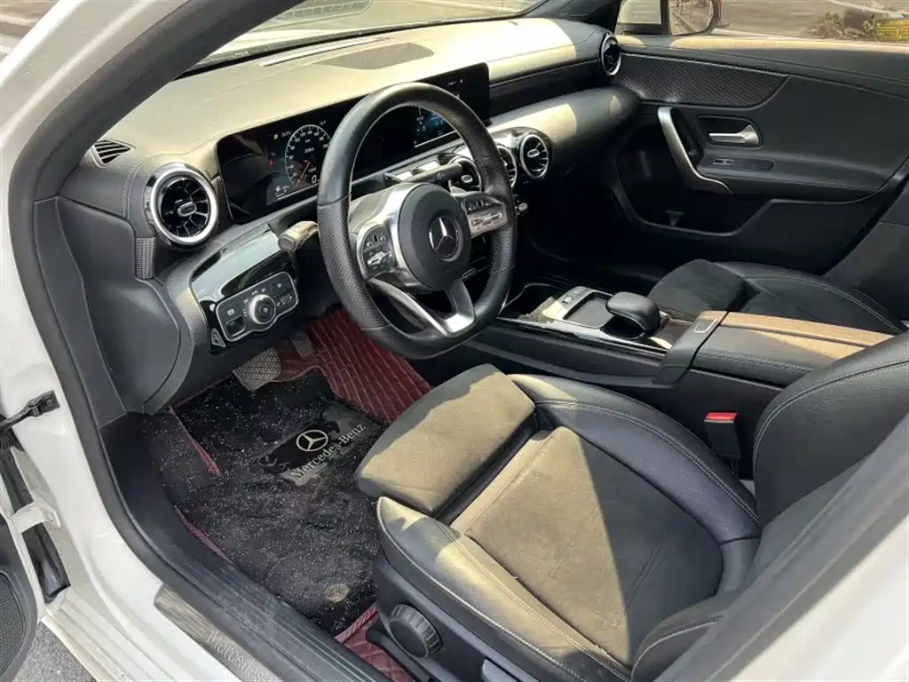 Mercedes-Benz A-Class 2019 A 180 L Sport Sedan фото 12