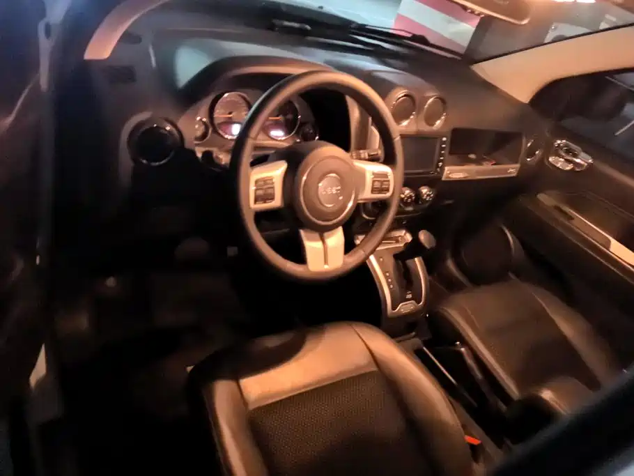 Jeep Compass (Import) 2015 2014 Facelift 2.4L 4WD Comfort Edition