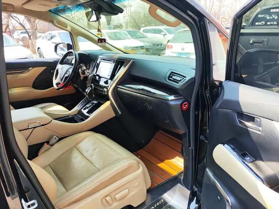 Toyota Alphard 2019 Hybrid 2.5L Premium Edition фото 4