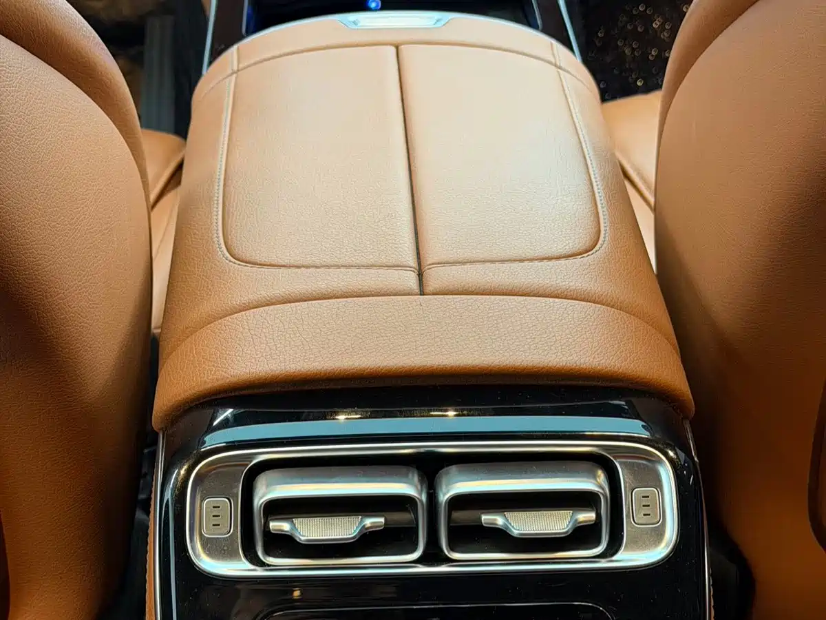 Фото 8 - Mercedes-Benz S-Class