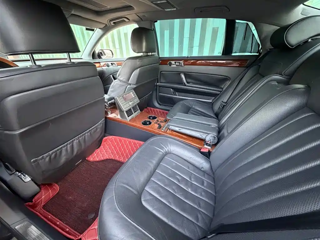Volkswagen Phaeton 2009 Model 3.6L V6 4-seat Extended Executive фото 8
