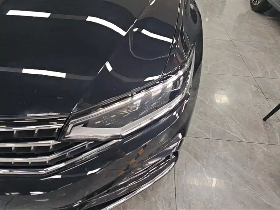Volkswagen Magotan 2023 Model 2 Million Commemorative Edition 330TSI DSG Luxury фото 5